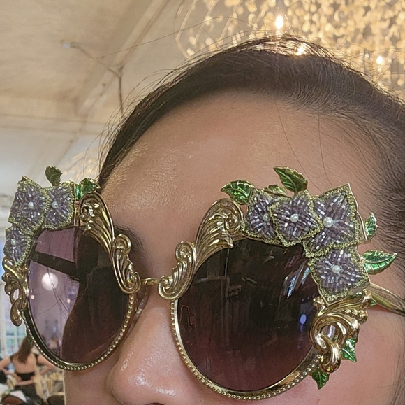 🧨RARE🧨 Dolce & Gabbana Gold Metal in Embroidery Ortensia - Picture 7 of 7